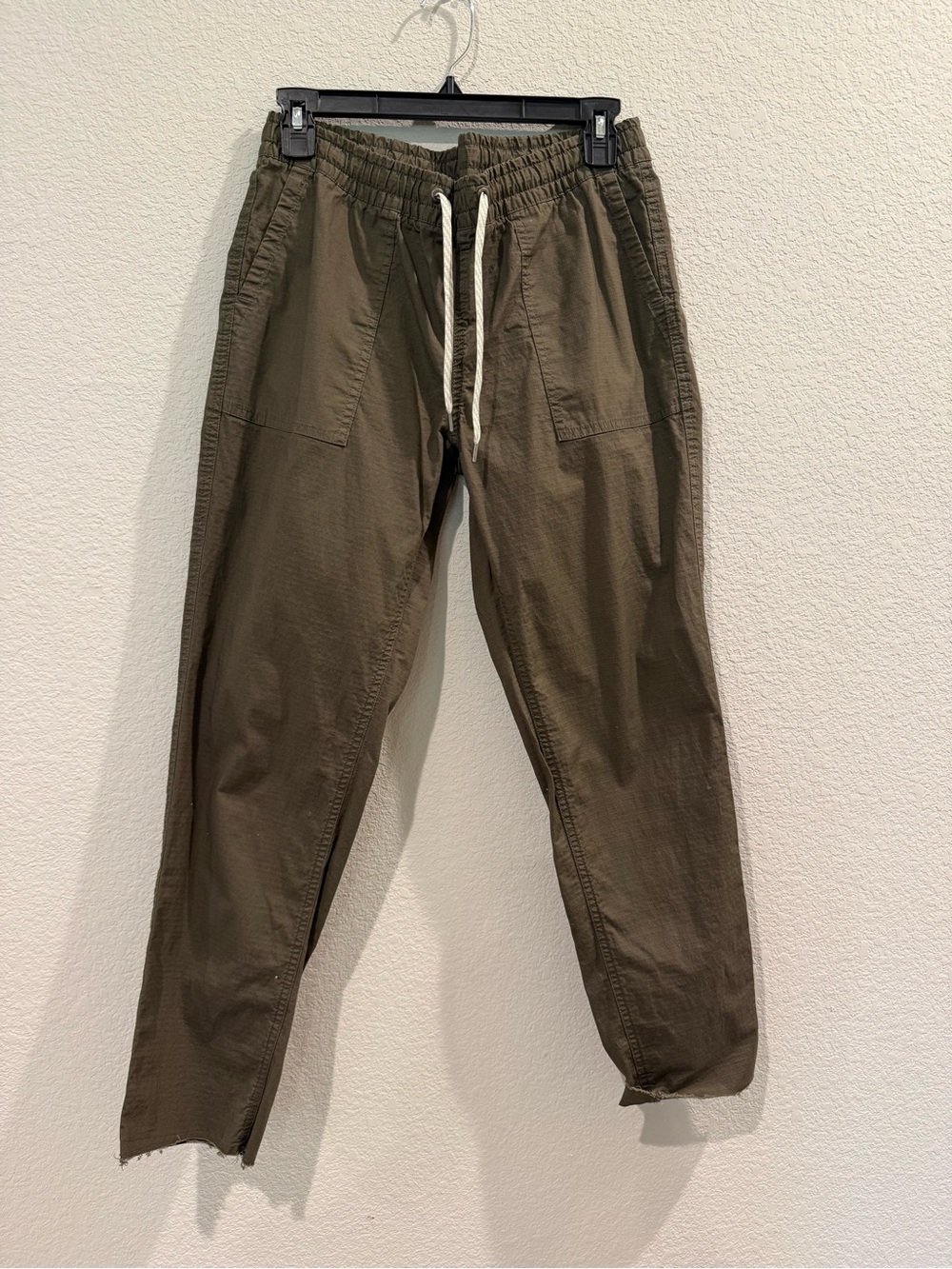 Vuori Olive Drawstring Jogger Pants size S